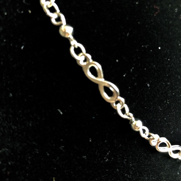 πΆInfinity silver tone necklace w/earrings - Picture 3 of 4